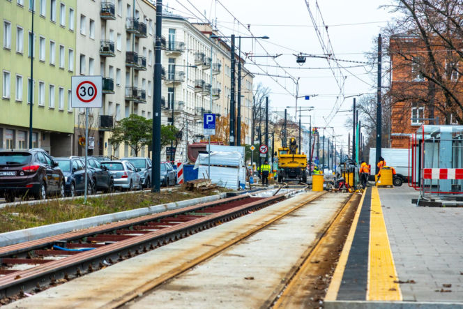 Tramwaj wzdłuż ul. Rakowieckiej w Warszawie - budowa