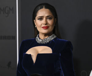 Wow! 55-letnia Salma Hayek podbija internet gorącymi zdjęciami. Wygląda obłędnie!