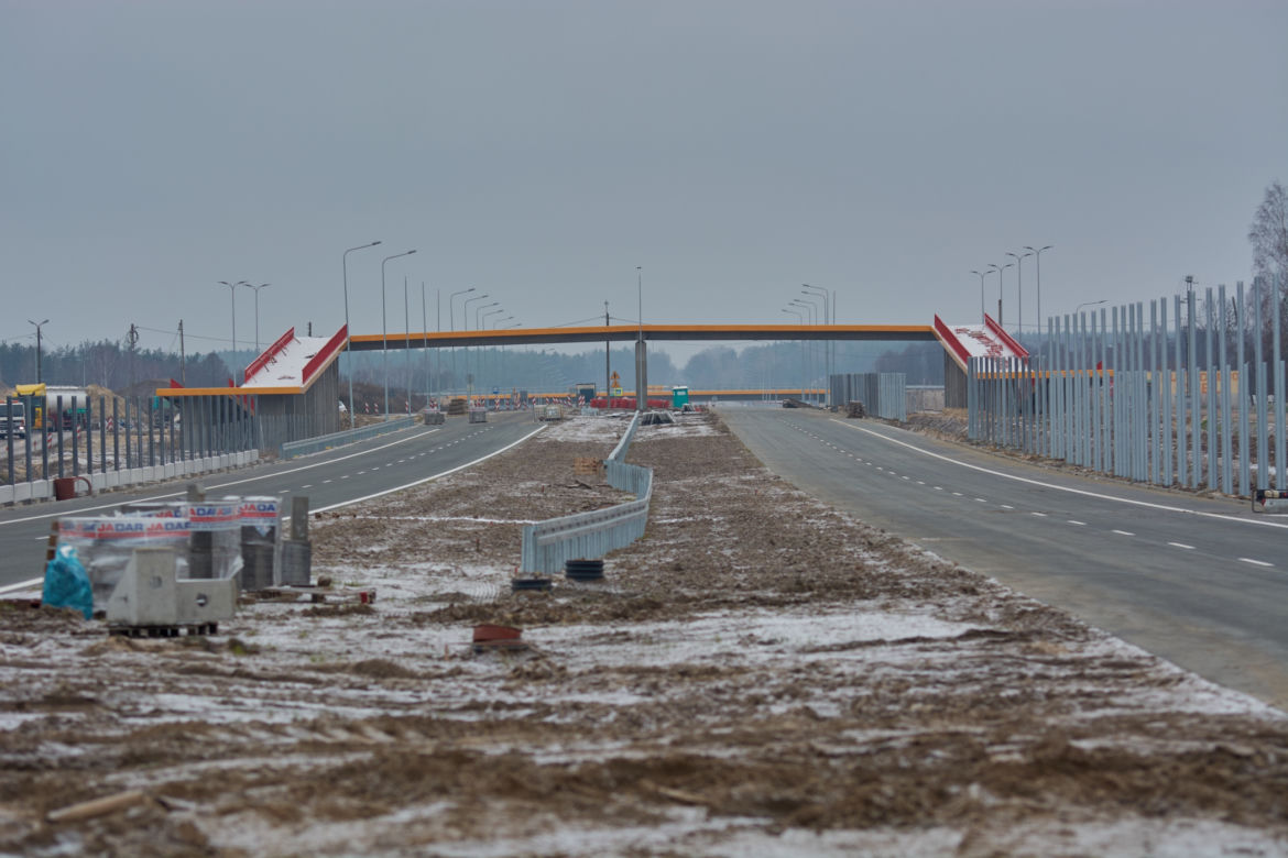 Kolejny odcinek S17 rośnie w oczach. 25 km w 13 minut – po betonie