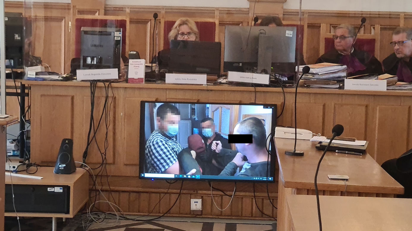 Nowa Sarzyna. Przemysław S., który zabił sąsiadkę stanął przed sądem [GALERIA]