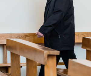 Lech Wałęsa zdjął maseczkę w kościele [ZOBACZ ZDJĘCIA]