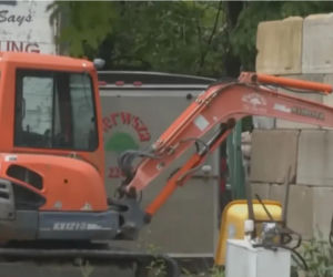 Mąż zaczął burzyć dom podczas kłótni z żoną