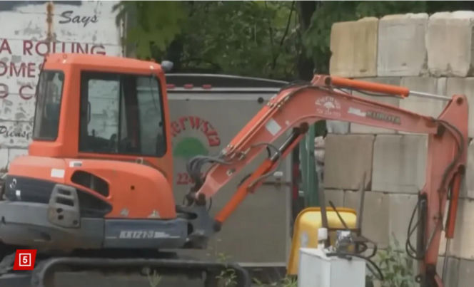 Mąż zaczął burzyć dom podczas kłótni z żoną
