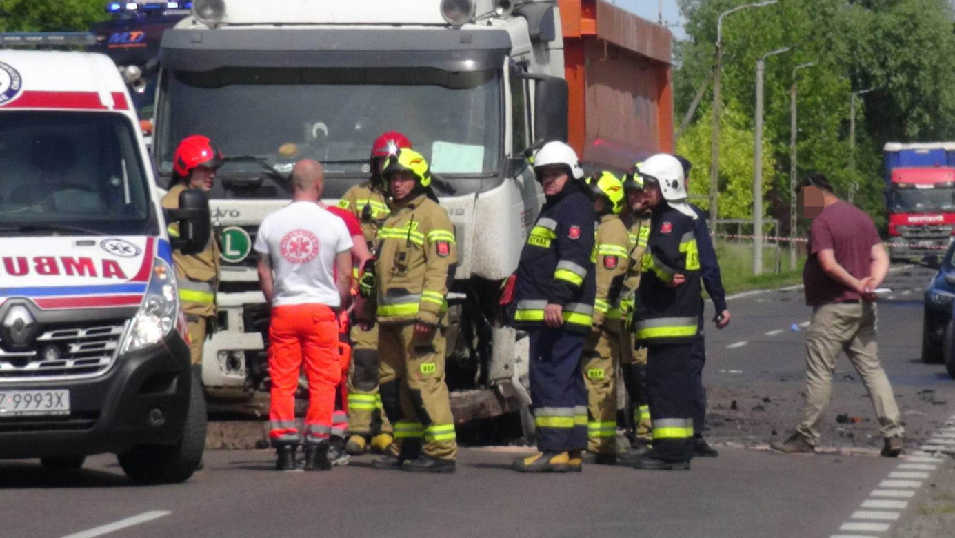 Śmiertelny wypadek pod Grodziskiem Mazowieckim. Jedna osoba zginęła, walczą o życie 12-letniego dziecka