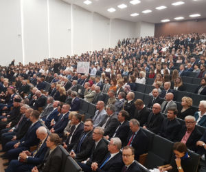 Uroczysta inauguracja UMK w Toruniu i... protest!