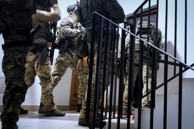 CBŚP i Straż Graniczna rozbiły grupę legalizującą pobyt cudzoziemcom