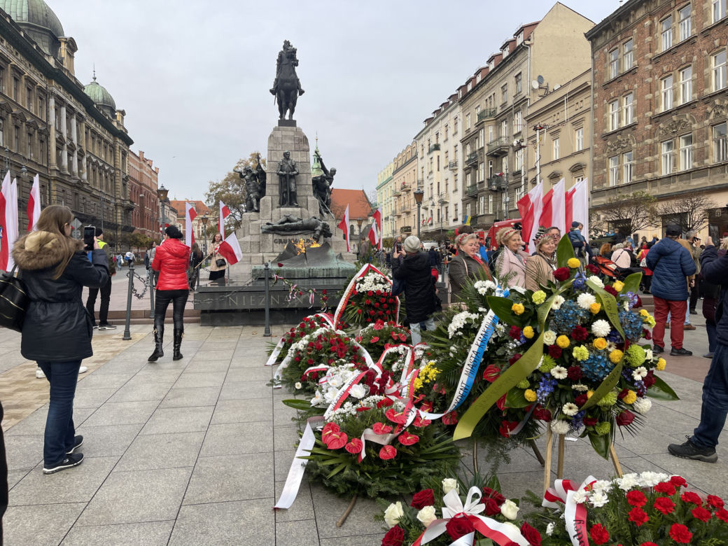 Tak Kraków świętował 104. lata niepodległości. Tłumy na ulicach miasta