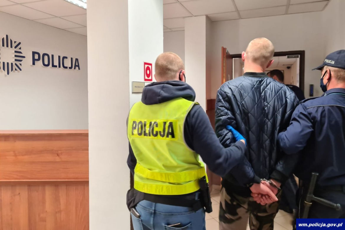 ukradli auto i je spalili