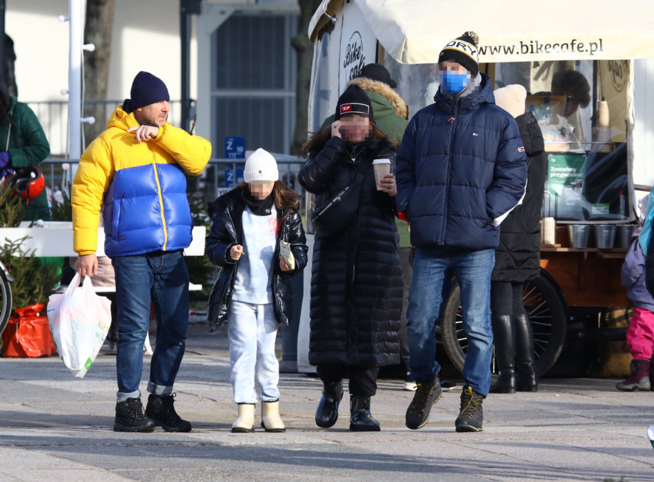 Piasek parkuje na miejscu dla niepełnosprawnych