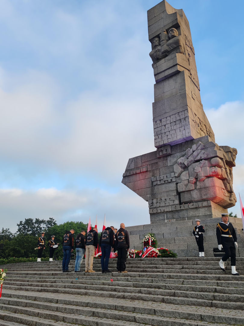 Motocyklowy Marsz Czarnej Brygady. Mundurowy rajd szlakiem 10. Brygady Kawalerii