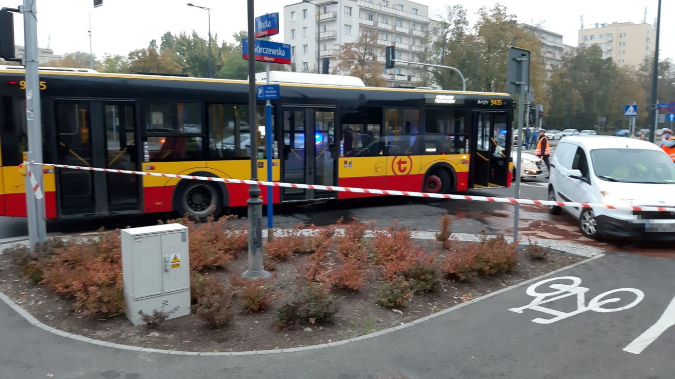 Panika w autobusie. Jedna osoba zabrana do szpitala