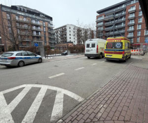 Na klatce schodowej znaleziono zwłoki mężczyzny. Tajemnicza śmierć w starej kamienicy
