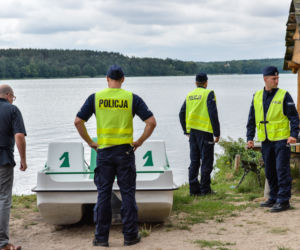 Dwóch mężczyzn utonęło w jeziorze Chomiąskim. Alkohol i narkotyki w tle