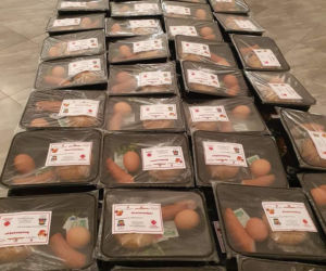 Wielkanoc. Caritas szykuje święconkę na wynos. Zobacz, co włożyli do środka