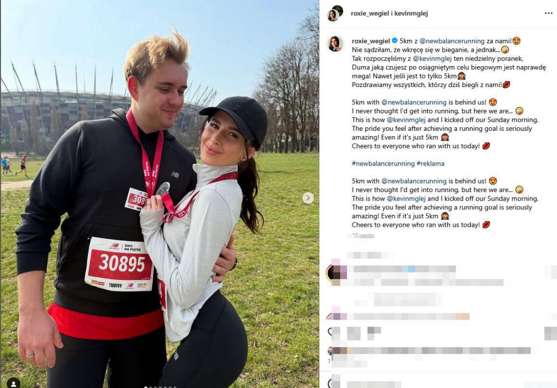 Roxie Węgiel  biega z Kevinem