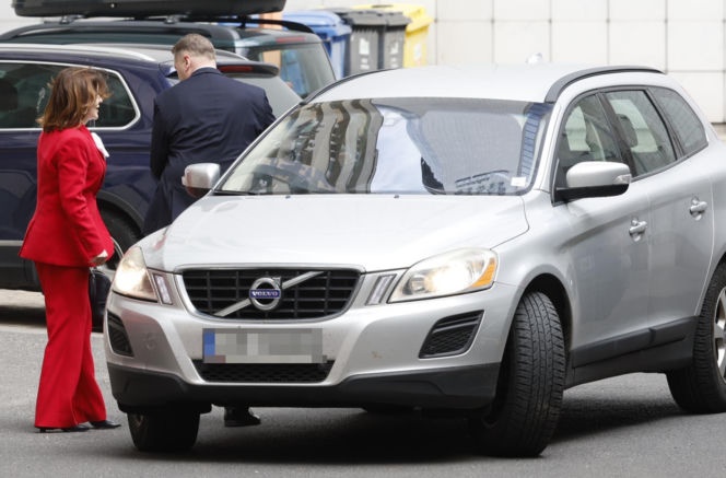 Kaczyński prosi o pieniądze