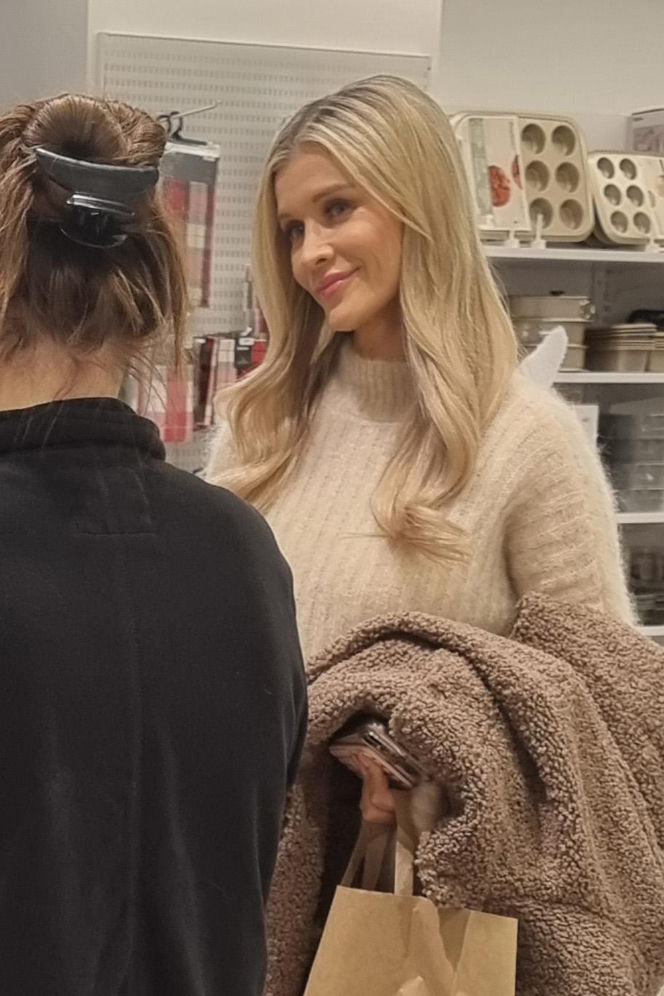 Joanna Krupa z siostrą Martą. Zjadły w mlecznym i poszły po patelnię