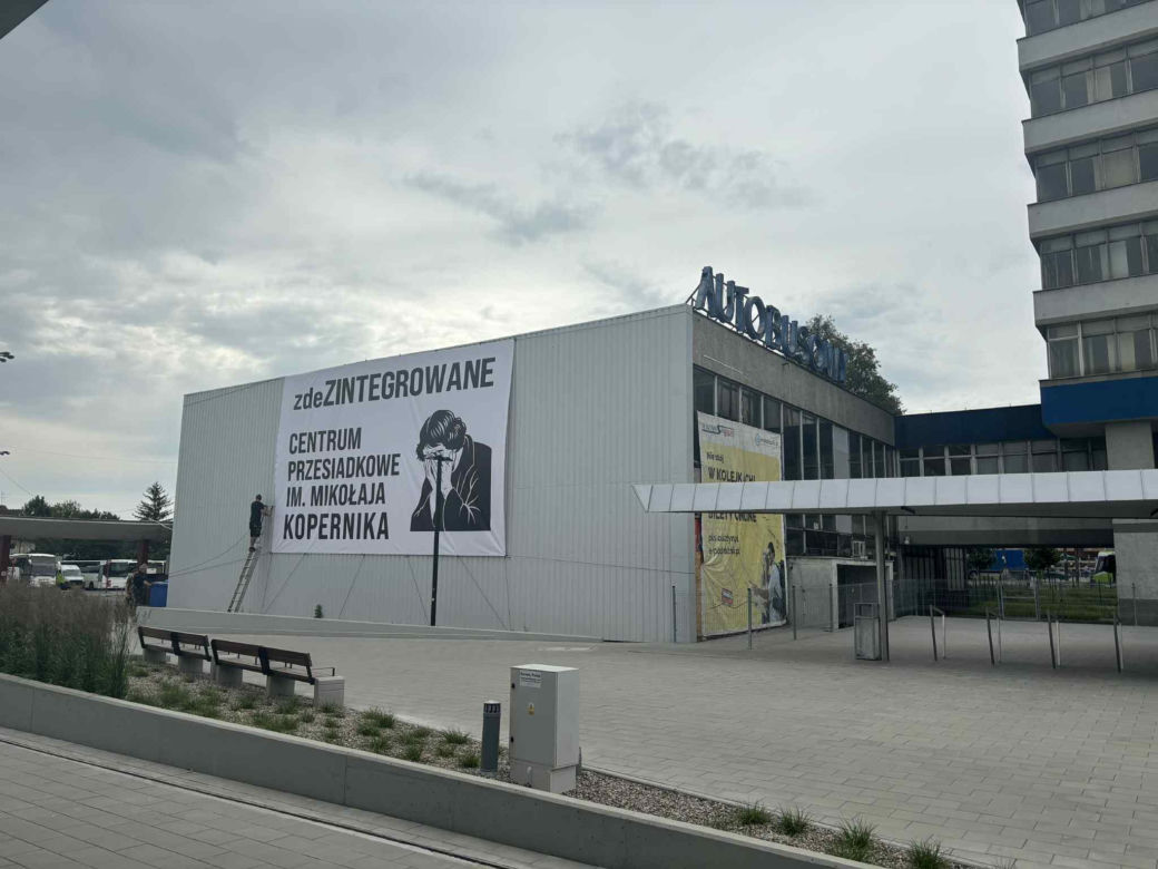 Dworzec Olsztyn Główny ma patrona. Żaden obiekt kolejowy w Polsce nie nosi takiego imienia