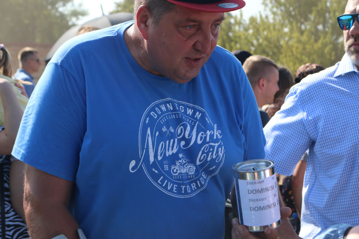 Charytatywny Wrak Race. Andrzej z Plutycz i Adam Kraśko zbierali pieniądze dla chorej Dominiki