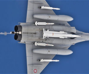Pocisk ASMP-A pod myśliwcem RAFALE