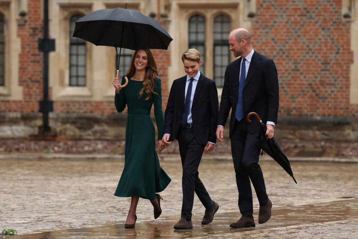 Książę George rozpoczął naukę w Eton. 25 lat temu tą samą szkołę rozpoczynał jego ojciec książę William