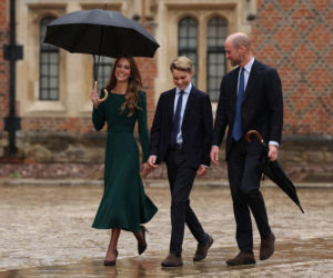 Książę George rozpoczął naukę w Eton. 25 lat temu tą samą szkołę rozpoczynał jego ojciec książę William
