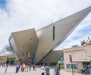 Wygląda jak odłamek Gór Skalistych. Art Muzeum Libeskinda w Denver kończy 20 lat