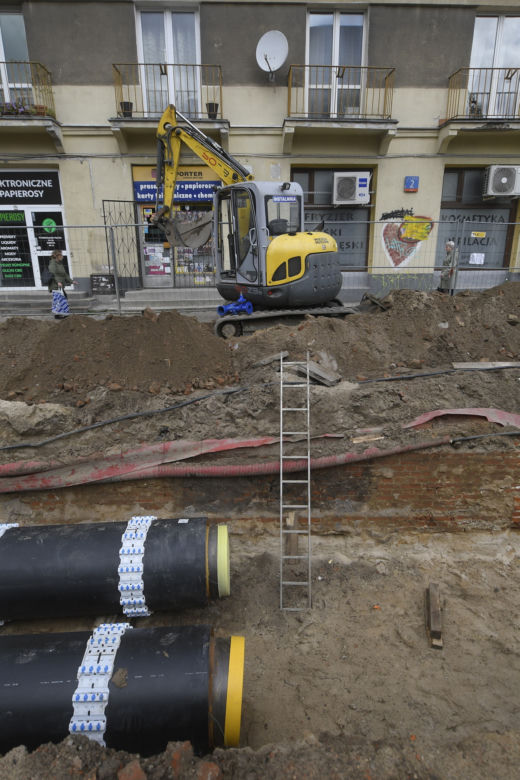 Pięć dni będą bez ogrzewania i ciepłej wody. Mieszkańcy cierpią przez budowę tramwajarzy 