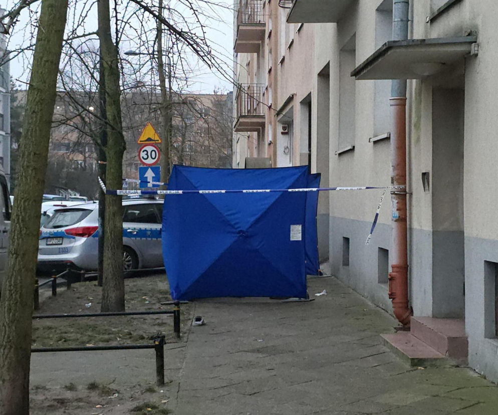 Tragedia w Warszawie. Wyszedł na oblodzony balkon, poślizgnął się i spadł. Nie żyje
