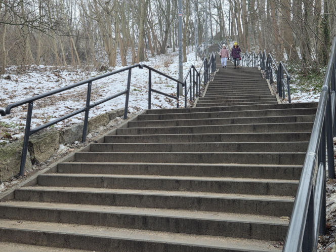 Schody do nieba w Bydgoszczy. Ponad 150 stopni, by dostać się na Wzgórze Wolności