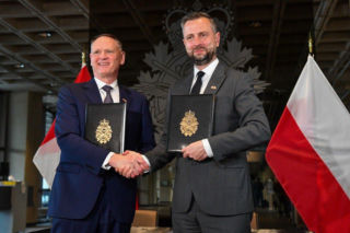 Polska sprzeda drony i wyśle żołnierzy do Arktyki. Polska i Kanada zacieśniają współpracę obronną