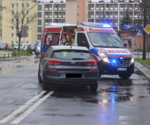 Zasłabł za kierownicą. Wzorowa postawa przechodniów 