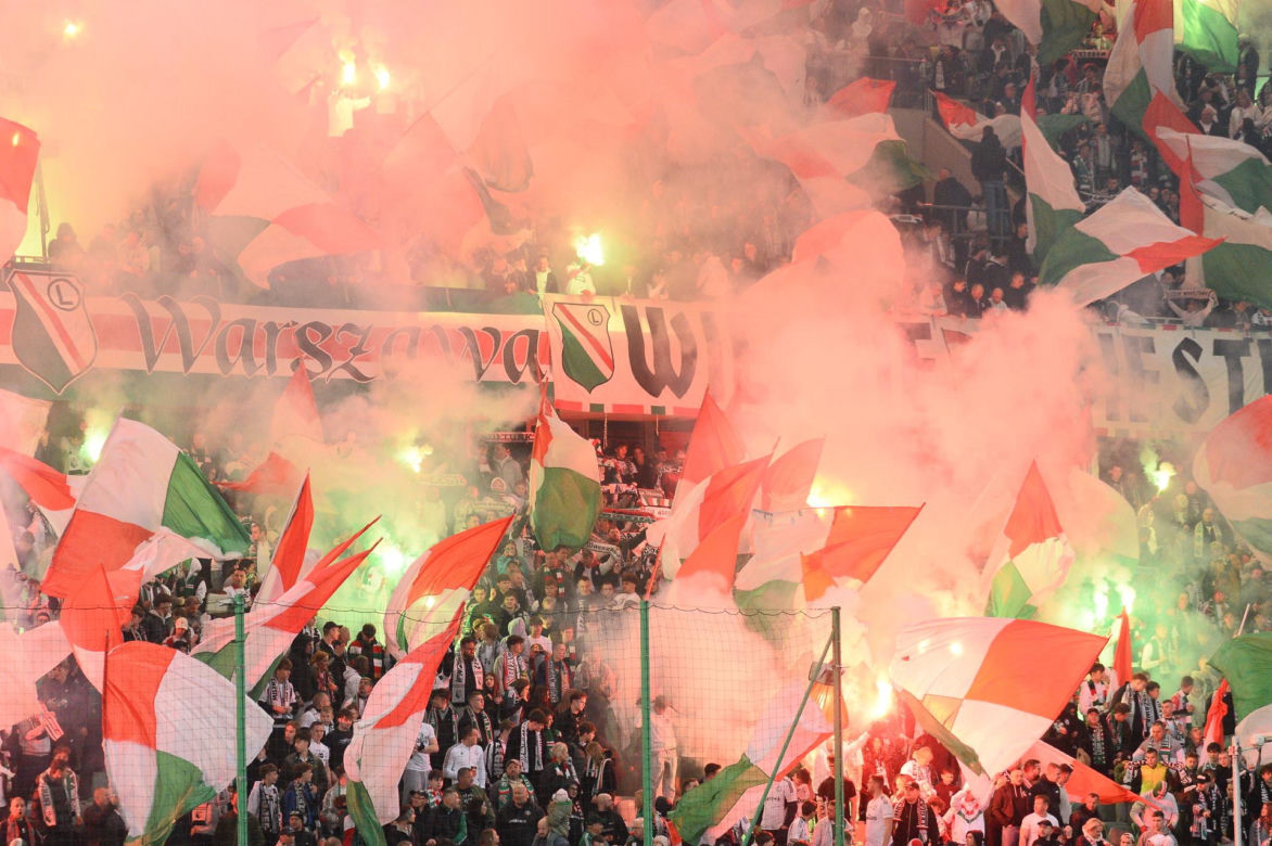Legia - Zagłębie: Żona, brat i dzieci Jacka Magiery dziękują kibicom