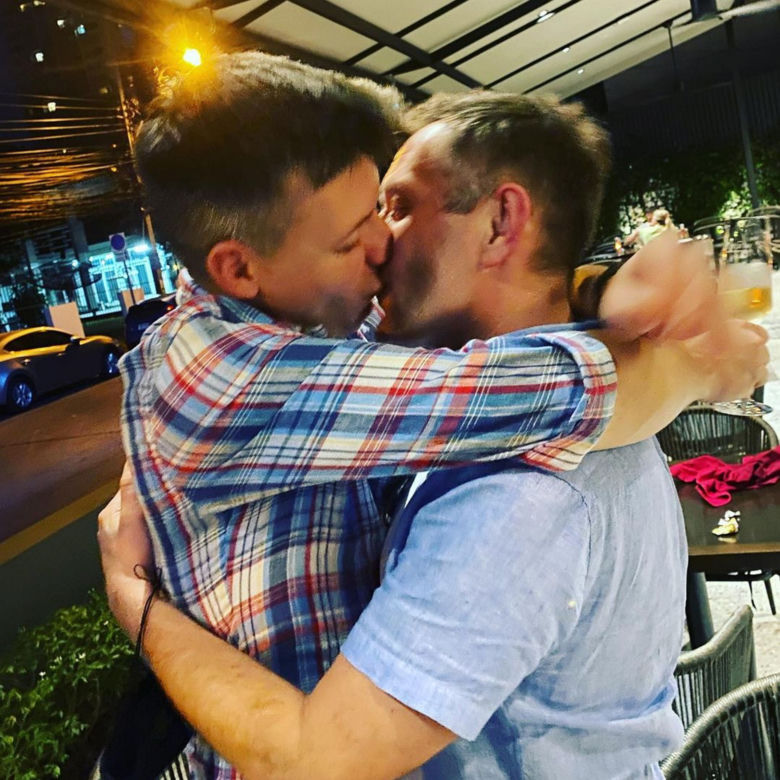 Paweł Rabiej z partnerem Michałem Cessanisem