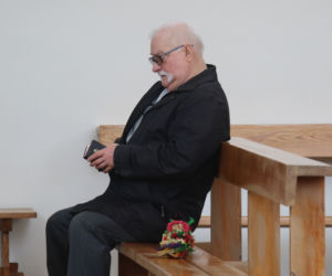 Wałęsa nie uwzględnia drożyzny bo nadal daje ubogim 10 zł 