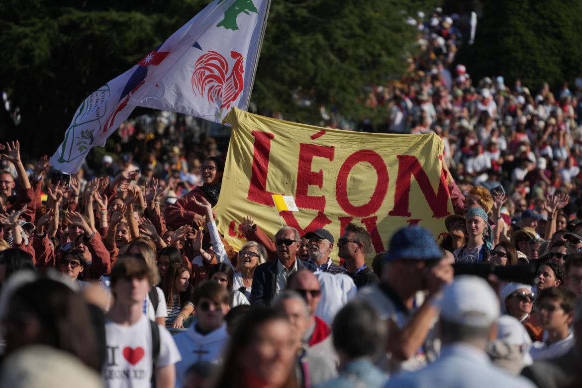 Papież Leon XIV w szpitalu z guzem płuca! Podano ważną datę