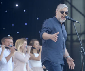 Pamiętacie jego długie włosy? Tak przez lata zmieniał się Artur Gadowski, lider legendarnej Iry