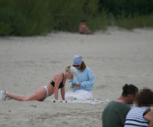 Ewa Skibińska na plaży
