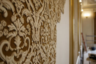 Pałac Poznańskich zachwyca. Jak odtworzono welurową tapetę sprzed 100 lat?