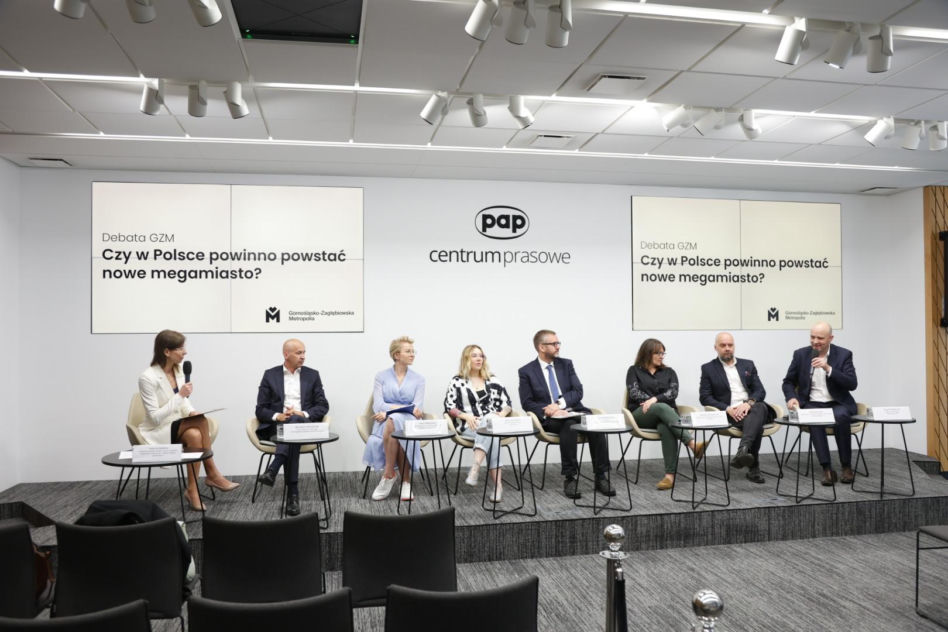 Debata - Czy w Polsce powinno powstać nowe megamiasto?