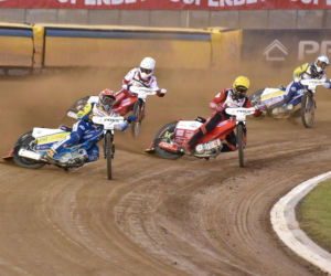 PRES Grupa Dewloperska Toruń - Abramczyk Polonia Bydgoszcz, zdjęcia kibiców i zawodników z pożegnania Adriana Miedzińskiego