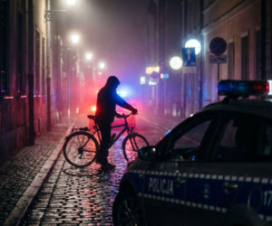 Zatrzymanie w Kościanie. Seryjny włamywacz okradał domy na rowerze