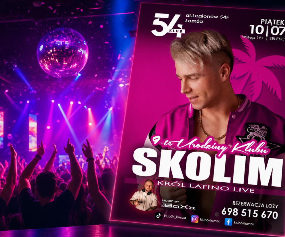 Bawiący się tłum w klubie pod kulą dyskotekową. Obok plakat z wizerunkiem Skolima. O koncercie w Łomży przeczytasz w VOX FM.