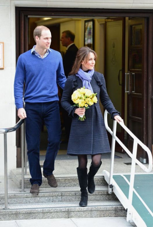 Księżna Kate wychodzi ze szpitala