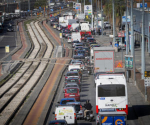 Braki żywności i paliwa w Neapolu w rezultacie protestu transportowców