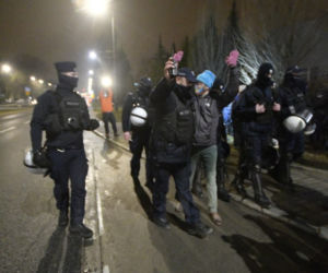 Protest pod domem Kaczyńskiego