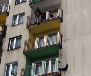 Desperatka chciała skoczyć z wieżowca
