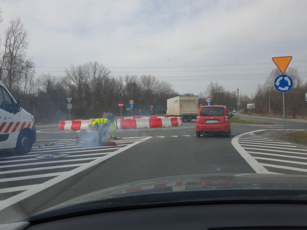 Kraków: Nowe rondo na ul. Jasnogórskiej już jest. Będzie bezpieczniej?