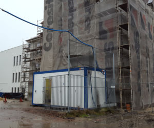 Na zewnątrz z pozoru nic się nie dzieje. W szkole i sali gimnatycznej SP nr 3 praca wre