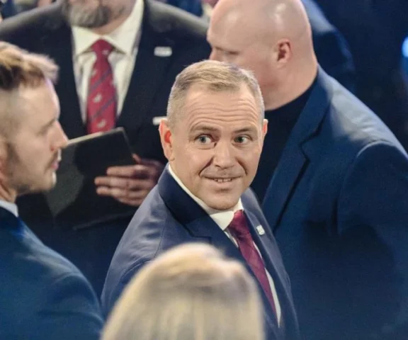 Karol Nawrocki zawetuje obniżki cen paliw? Mowa o znacznym opóźnieniu